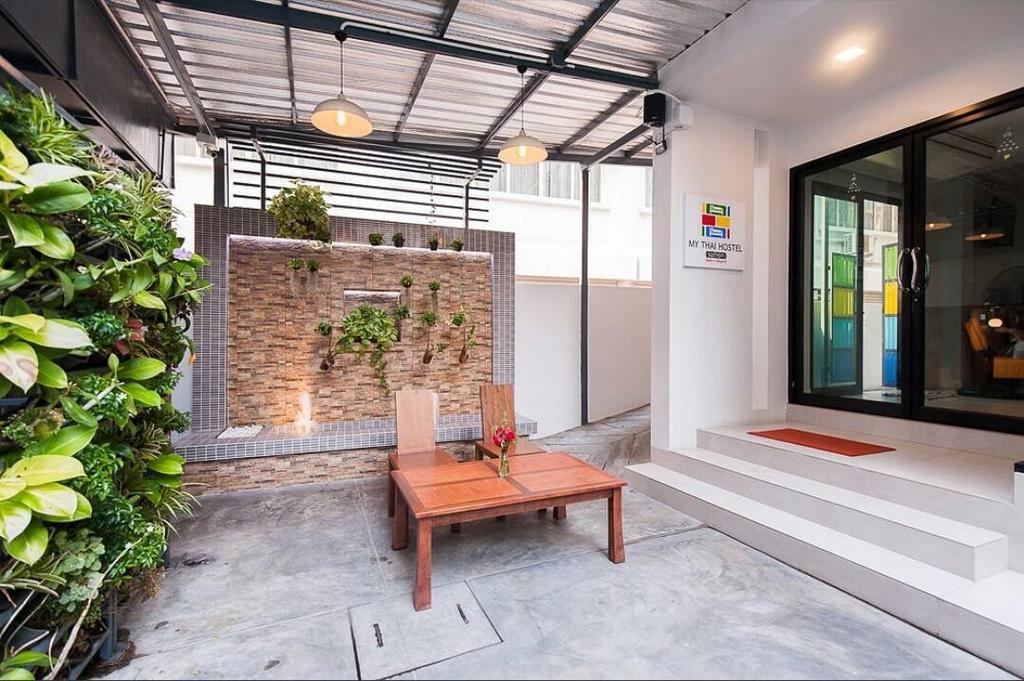 My Thai Hostel Bangkok Exterior photo